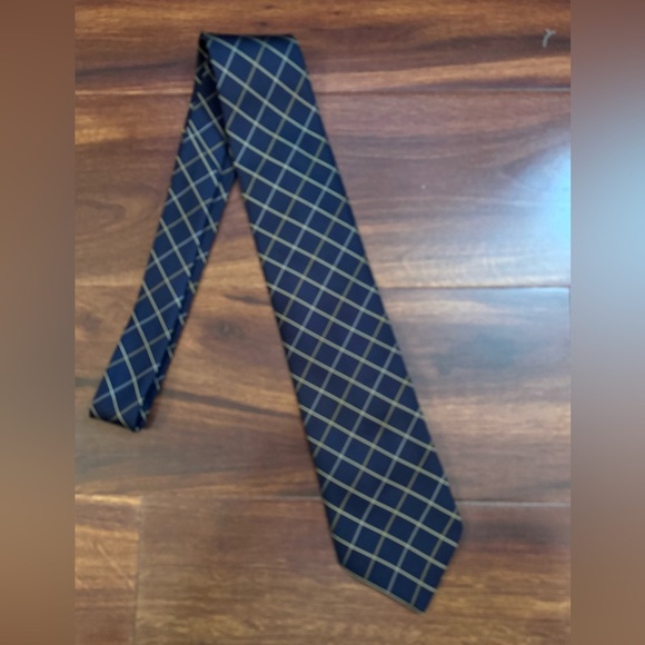 MARKS & SPENCER Navy and Gold Grid Tie - Picture 7 of 10